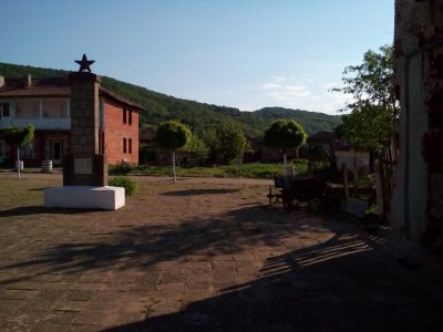 паметник